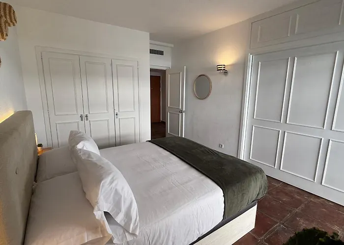 Bliss Apartment, Terrace, Pool & Apartmán Marbella