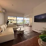 Bliss Apartment, Terrace, Pool & Apartamento