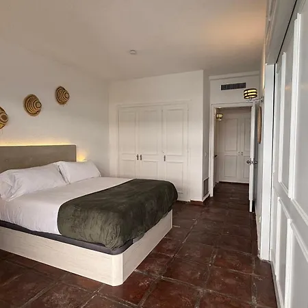 דירה Bliss Apartment, Terrace, Pool & מארבלה