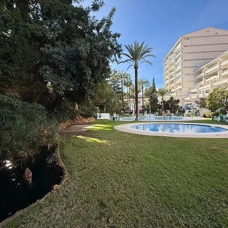 Bliss Apartment, Terrace, Pool & Lejlighed Marbella