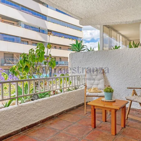 Lejlighed Bliss Apartment, Terrace, Pool &